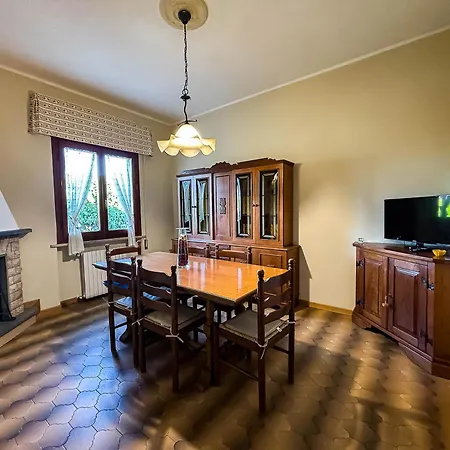 Casa Corte Degli Olivi 1 * لوكا